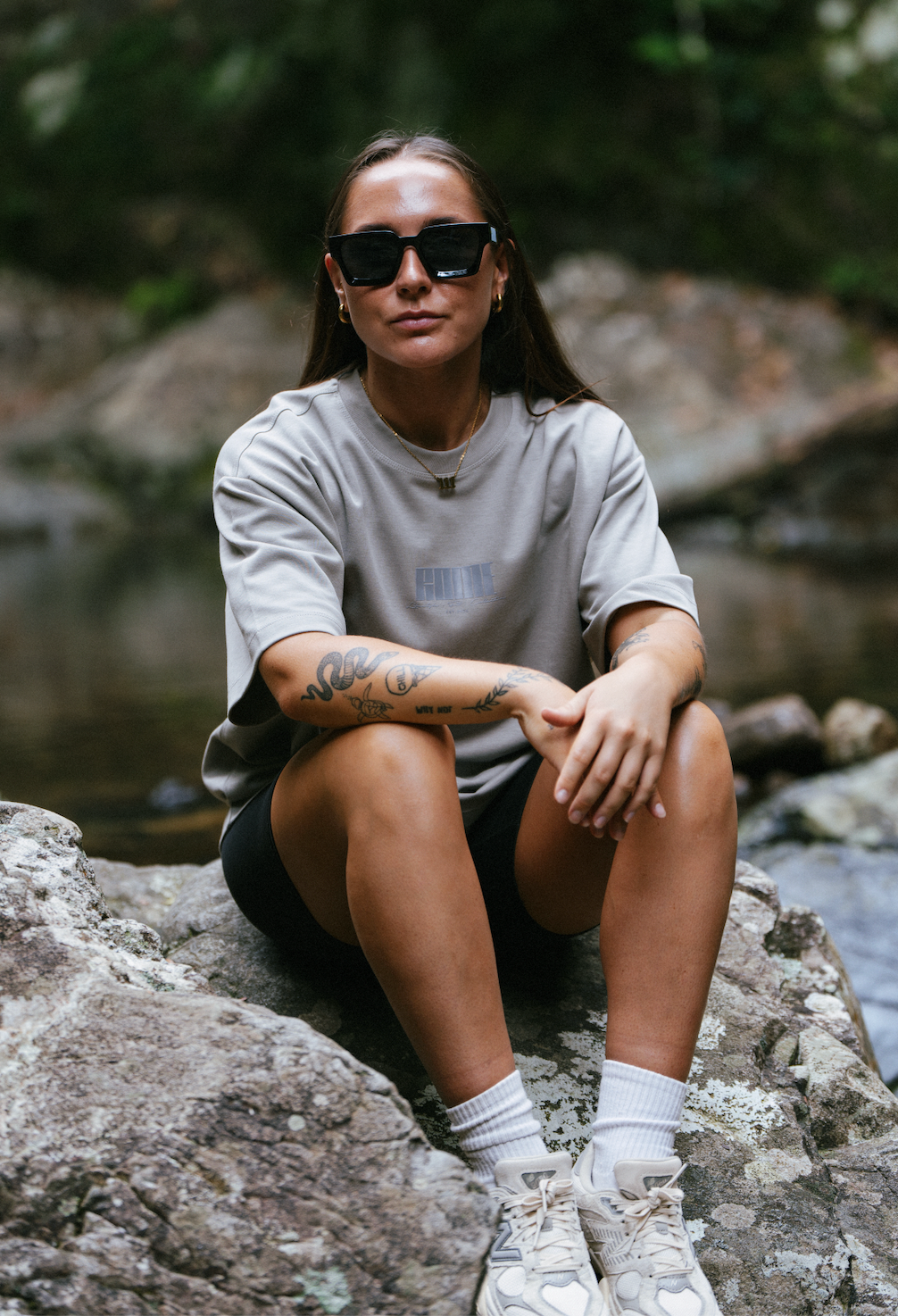Royale Tee - Stone