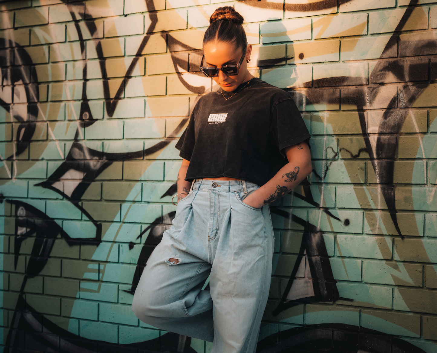 Capri Crop - Charcoal / White