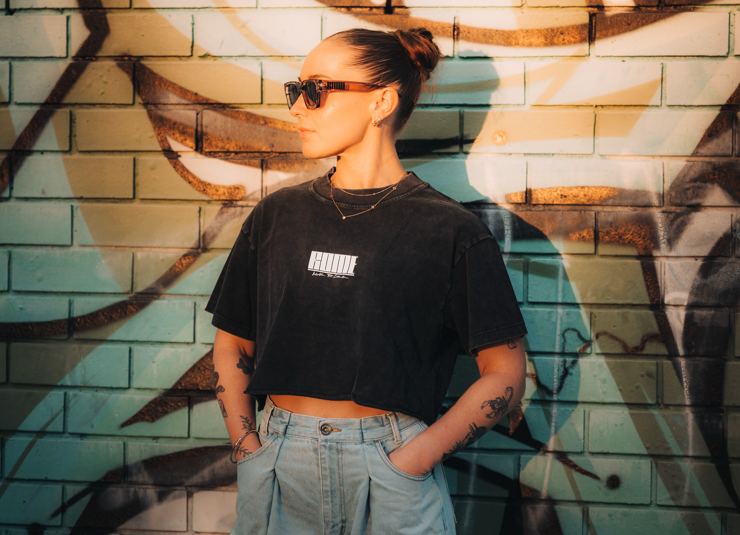 Capri Crop - Charcoal / White
